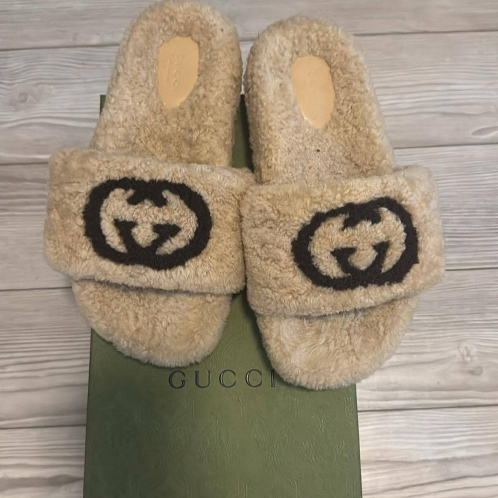 Gucci Cream Fuzzy Footwear - Picture 3 of 3